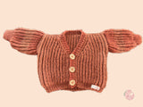 Gebreid cognackleurig vest - mt 74-80