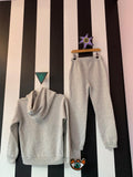 Joggingpak grijs (mt 128-140)